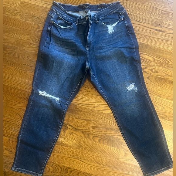 Judy Blue Dark Blue Distressed Jeans - Picture 1 of 2